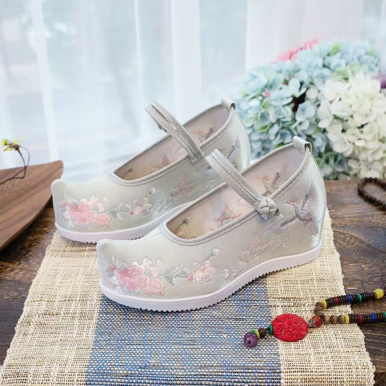 Women Increased Internal Embro - огляд і ціна Embroidery Shoes