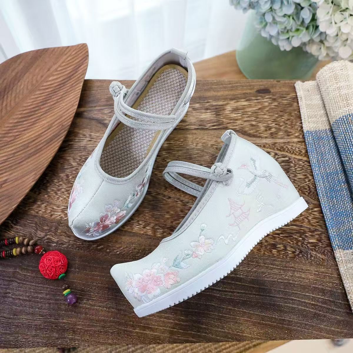 Women Increased Internal Embro - огляд і ціна Embroidery Shoes