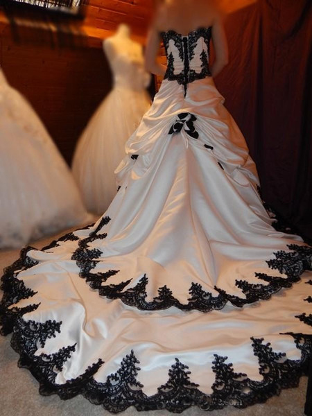 Vintage Wedding Dress Gothic B - огляд і ціна Embroidery Gothic